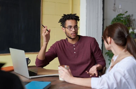 兩人合伙開公司股權(quán)怎么分配比較好 兩人合伙開公司股權(quán)怎么分配比較好