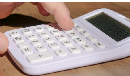 在香港，雖然大多數公司都需要進行審計，但也有一些特定情況下，公司可能不需要進行審計。以下是不需要進行香港公司審計的幾種情況，以及相關的參考信息：  新成立的公司首18個月內： 新注冊的香港公司在其成立后的首18個月內，不需要立即進行審計。但稅務局通常會在公司成立后的第18個月時發放稅表，公司需要在收到稅表后的3個月內完成審計報稅。 無運營的公司： 如果香港公司在注冊成功后沒有開展實際業務，即沒有購買任何香港的物業、沒有任何銀行月結單的記錄、沒有經營任何業務，那么該公司可以進行稅務零申報，不需要進行審計。但需要注意的是，如果公司后期開始正式經營，之前年度需要做無運營審計，而有進行正常經營的年度則需要做實際做賬審計。 休眠公司： 如果香港公司已經停止運營，并且不打算再運營，那么公司可以向注冊處申請公司休止，每年只需要進行年審即可，不需要進行審計。另外，公司也可以選擇注銷或轉讓。 特殊行業或公司類型： 雖然大多數香港公司都需要進行審計，但也有一些特殊行業或公司類型可能有例外。具體是否需要審計，還需要根據香港《公司條例》和《稅務條例》的相關規定進行判斷。 總結來說，香港公司審計是大多數公司都需要進行的法定程序，但也有一些特定情況下，公司可能不需要進行審計。對于是否需要審計，公司應參考香港的相關法律法規，并結合公司的實際情況進行判斷。如果公司需要進行審計，應選擇具有專業資質和經驗的審計機構進行審計，以確保審計工作的質量和效果。